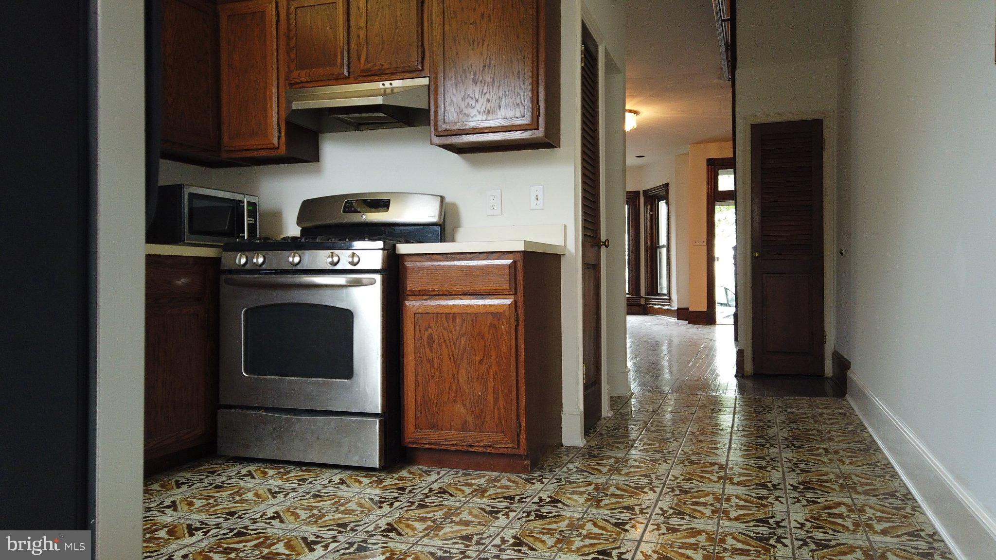 604 9th Street Northeast Washington, DC 20002 - Photo 7 of 28 Charming kitchen with vintage tiles.