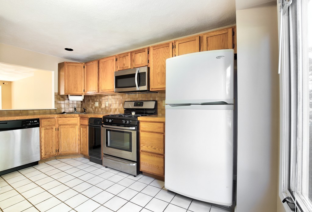 19 Deer Path, Unit 6 Maynard, MA 01754 - Photo 3 of 21 Gallery Image 3