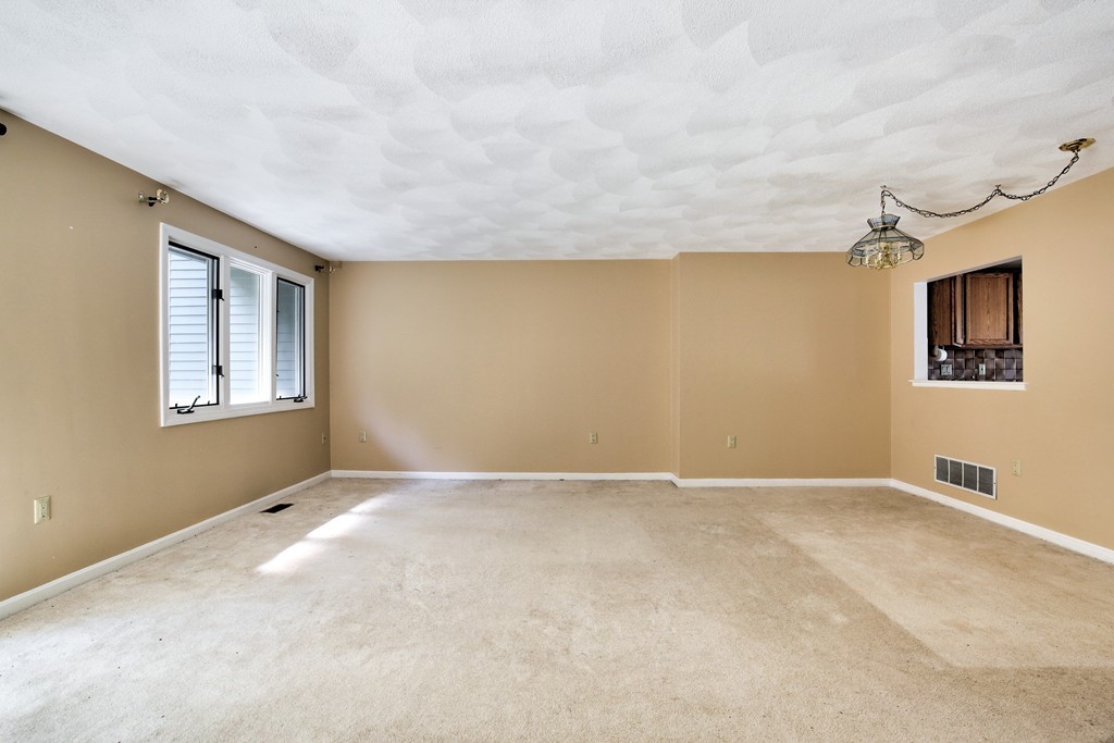 19 Deer Path, Unit 6 Maynard, MA 01754 - Photo 6 of 21 Gallery Image 6