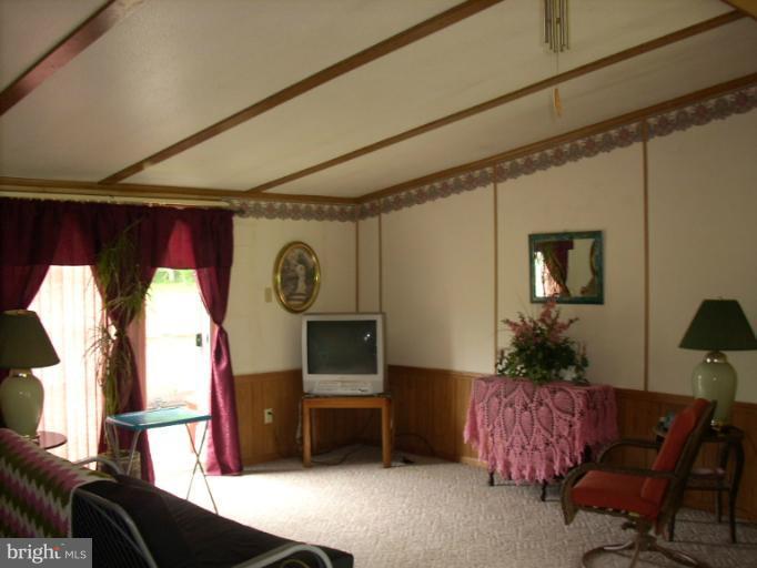 981 Dr Jack Road Conowingo, MD 21918 - Photo 3 of 14 Living Room