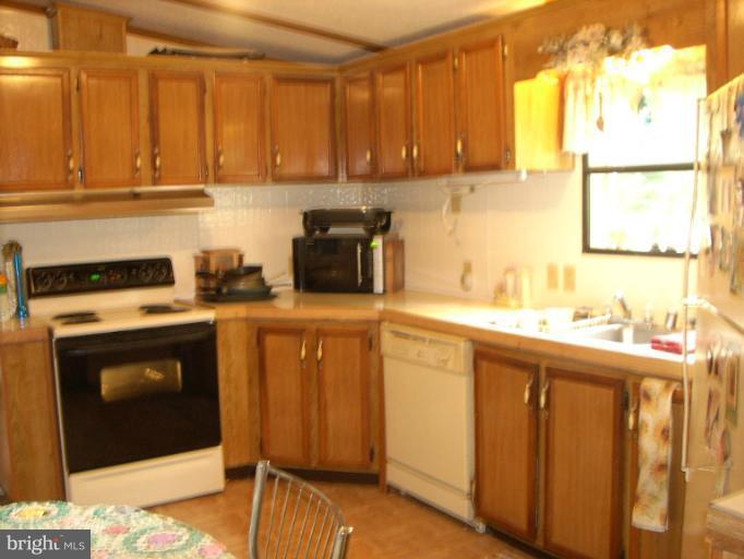 981 Dr Jack Road Conowingo, MD 21918 - Photo 7 of 14 Kitchen