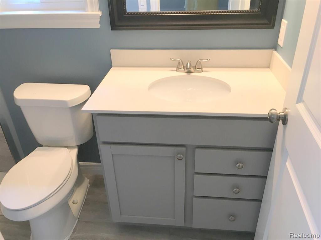 30015 High Valley Road Farmington Hills, MI 48331 - Photo 19 of 25