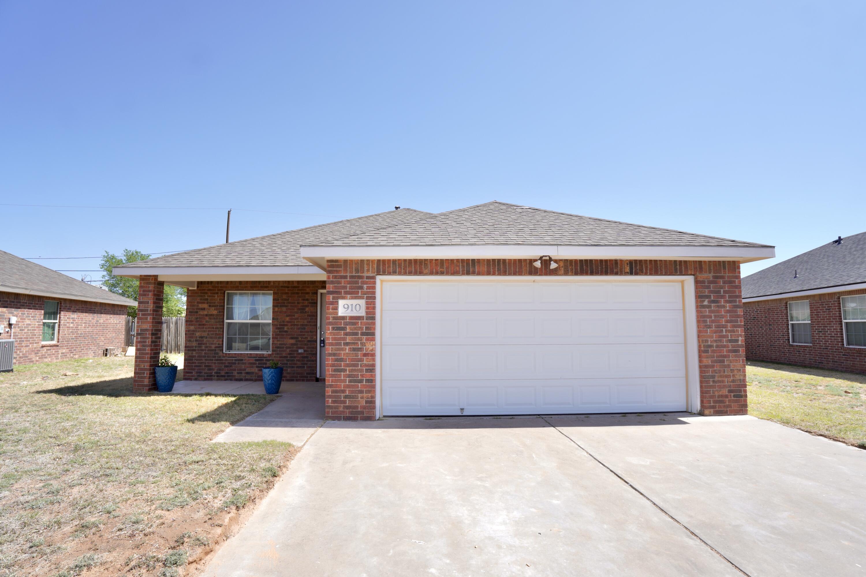 910 Wheelock Street Lubbock, TX 79403 - Photo 1 of 12 IMG_5599