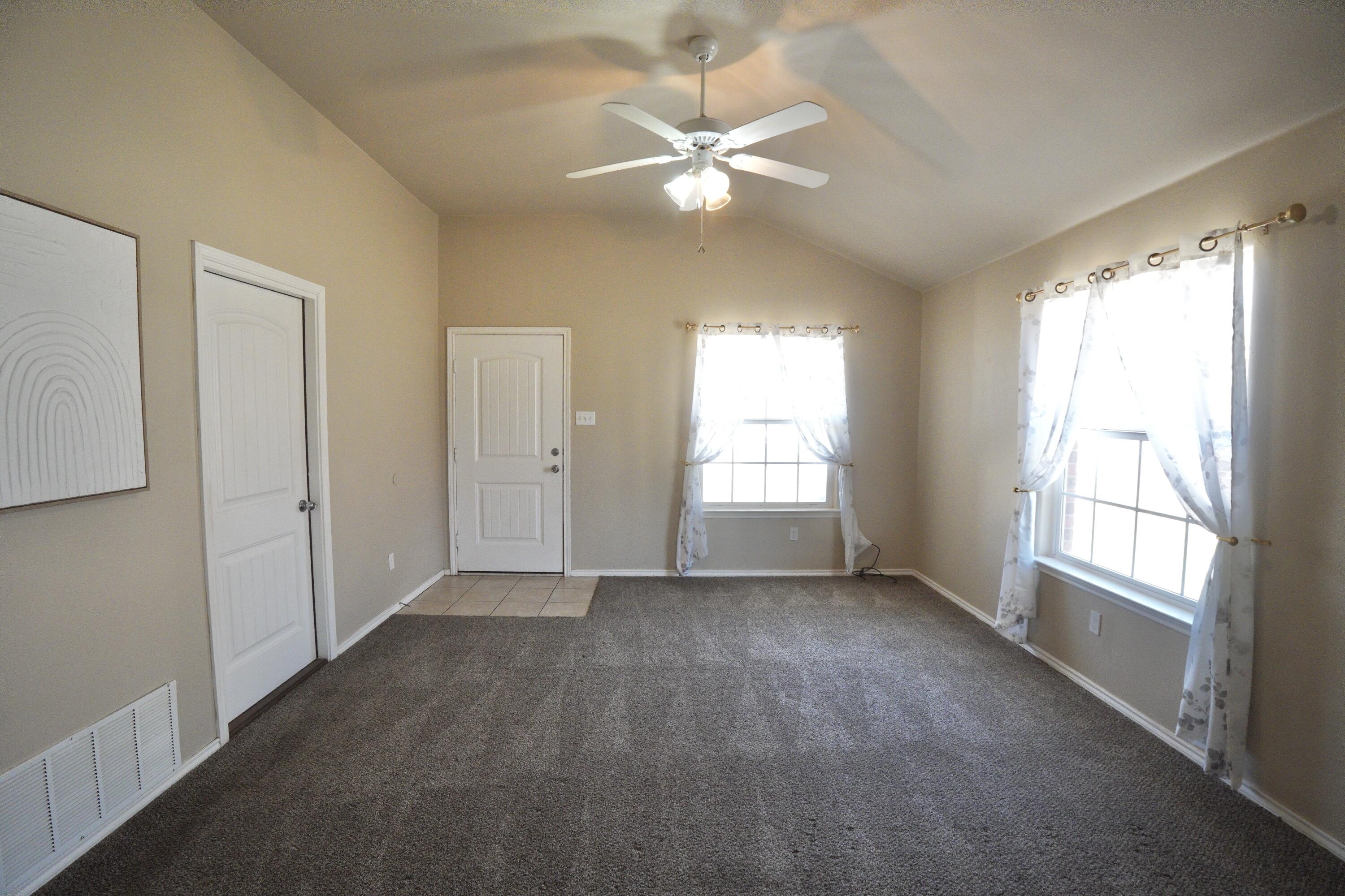 910 Wheelock Street Lubbock, TX 79403 - Photo 4 of 12 IMG_5610