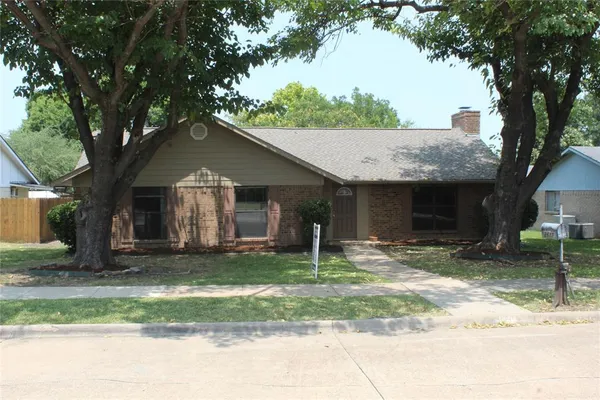 $2,350 | 2617 Raintree Drive, Plano, TX 75074