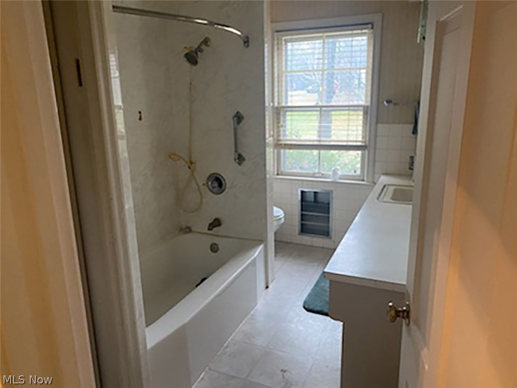 511 Rothrock Road Akron, OH 44333 - Photo 11 of 15