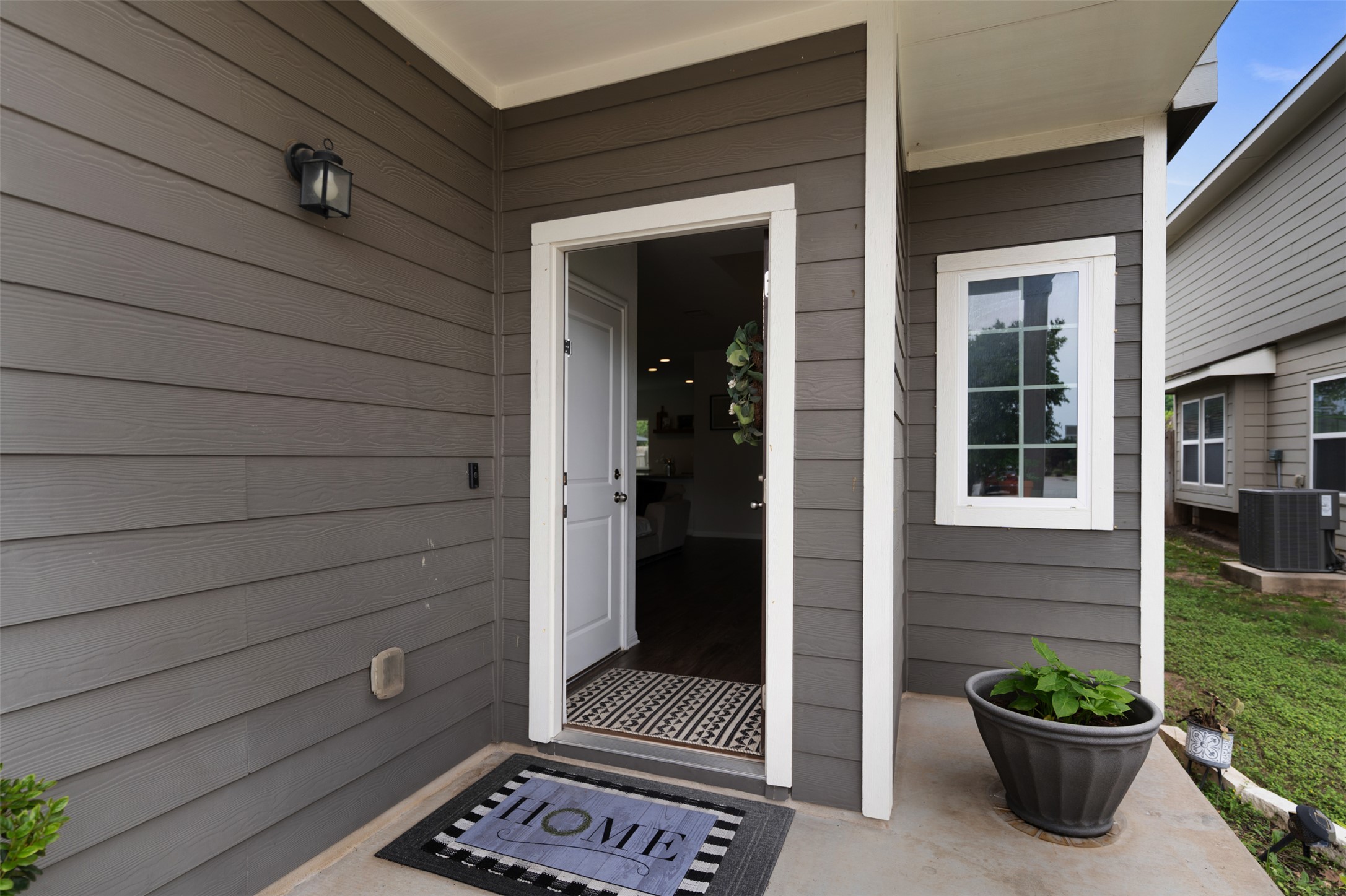 925 Stampede Road San Marcos, TX 78666 - Photo 7 of 39 At Entry