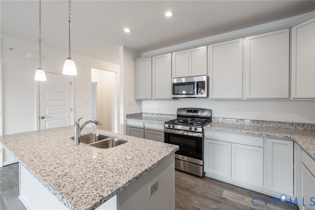 5404 Raysdale Road, Unit 201 Glen Allen, VA 23059 - Photo 8 of 38