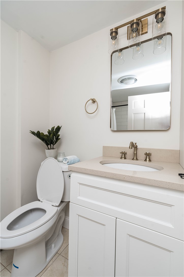 3 Sundale Road Cranston, RI 02921 - Photo 28 of 50