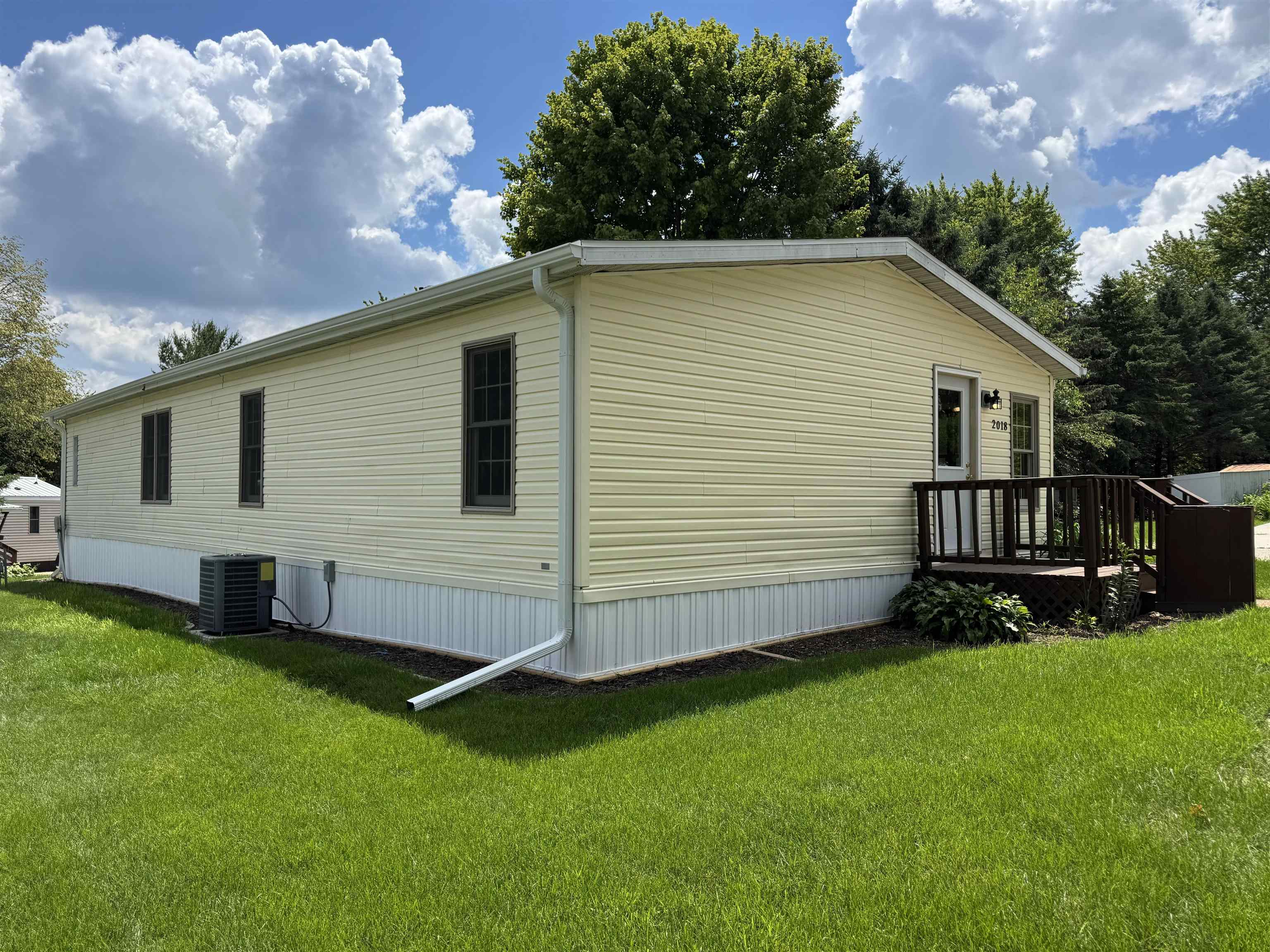 2018 Edgeview Drive Monroe, WI 53566 - Photo 2 of 30