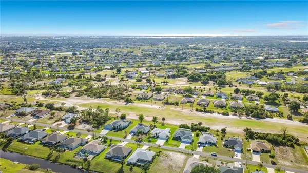 $3,100 | 186 Fairway Road, Rotonda West, FL 33947
