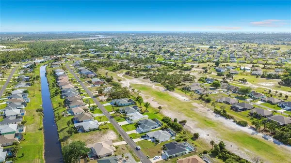 $3,100 | 186 Fairway Road, Rotonda West, FL 33947