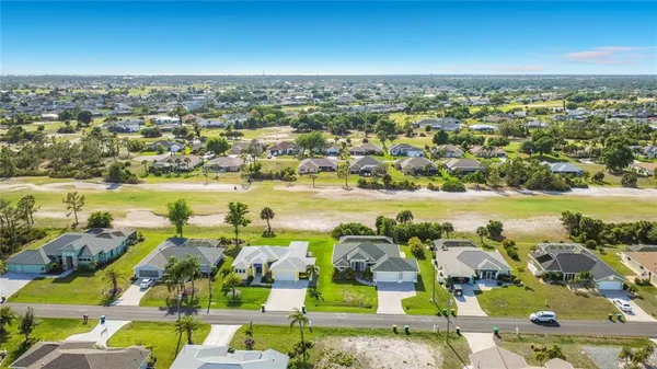 $3,100 | 186 Fairway Road, Rotonda West, FL 33947
