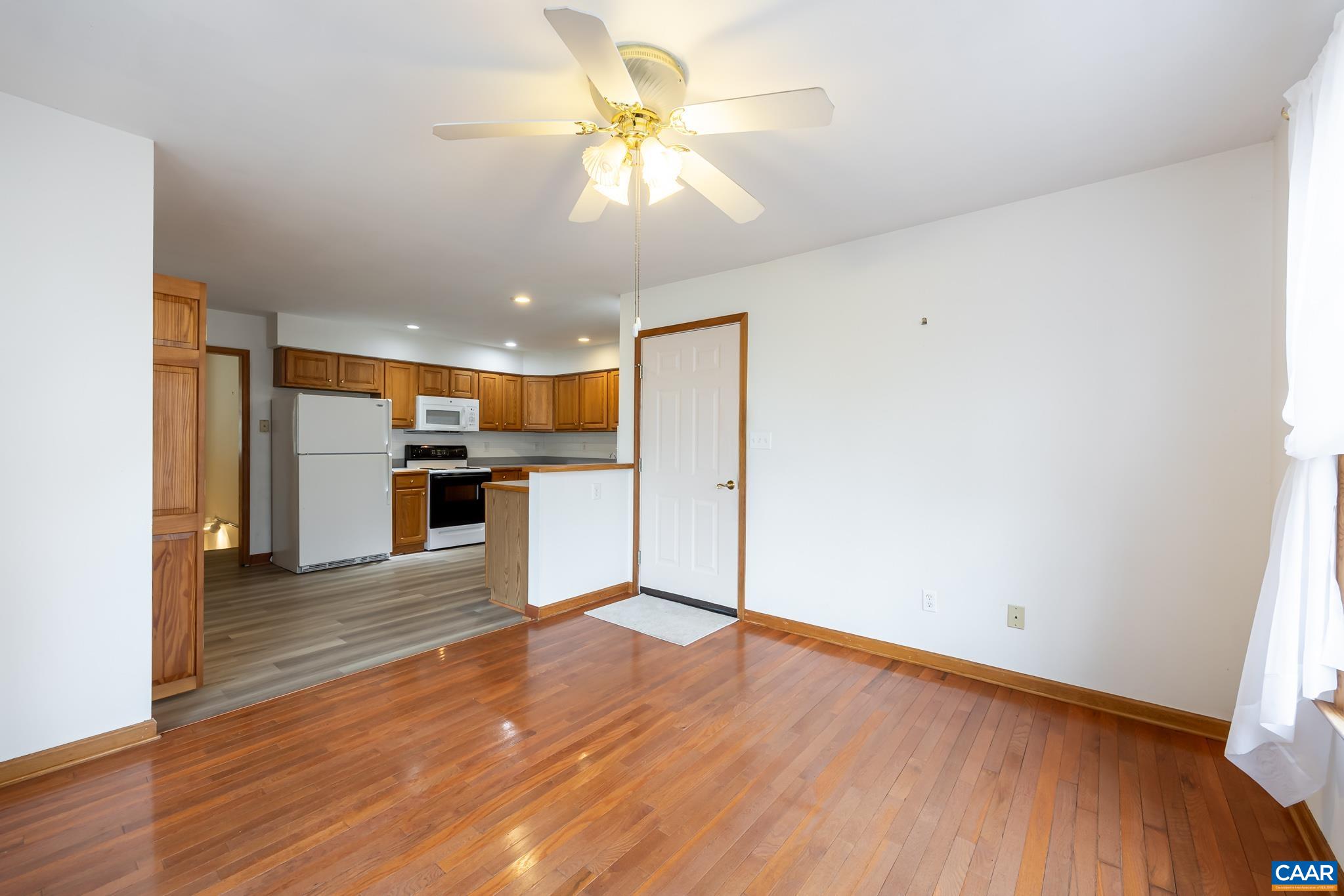 7 Sassafras Road Palmyra, VA 22963 - Photo 13 of 45 Eat-in Kitchen/garage door