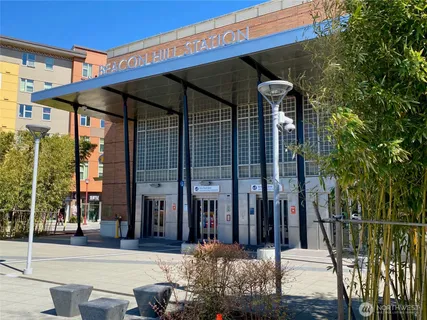 $889,000 | 2517 13th Avenue South, Seattle, WA 98144
