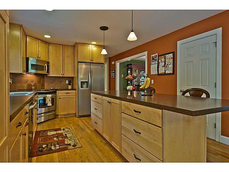 47 Fengler Road Scarborough, ME 04074 - Photo 11 of 35 Kitchen.