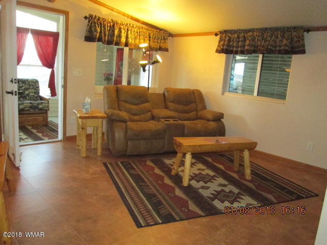1827 Juniper Ridge Drive, Unit 288 Show Low, AZ 85901 - Photo 3 of 16