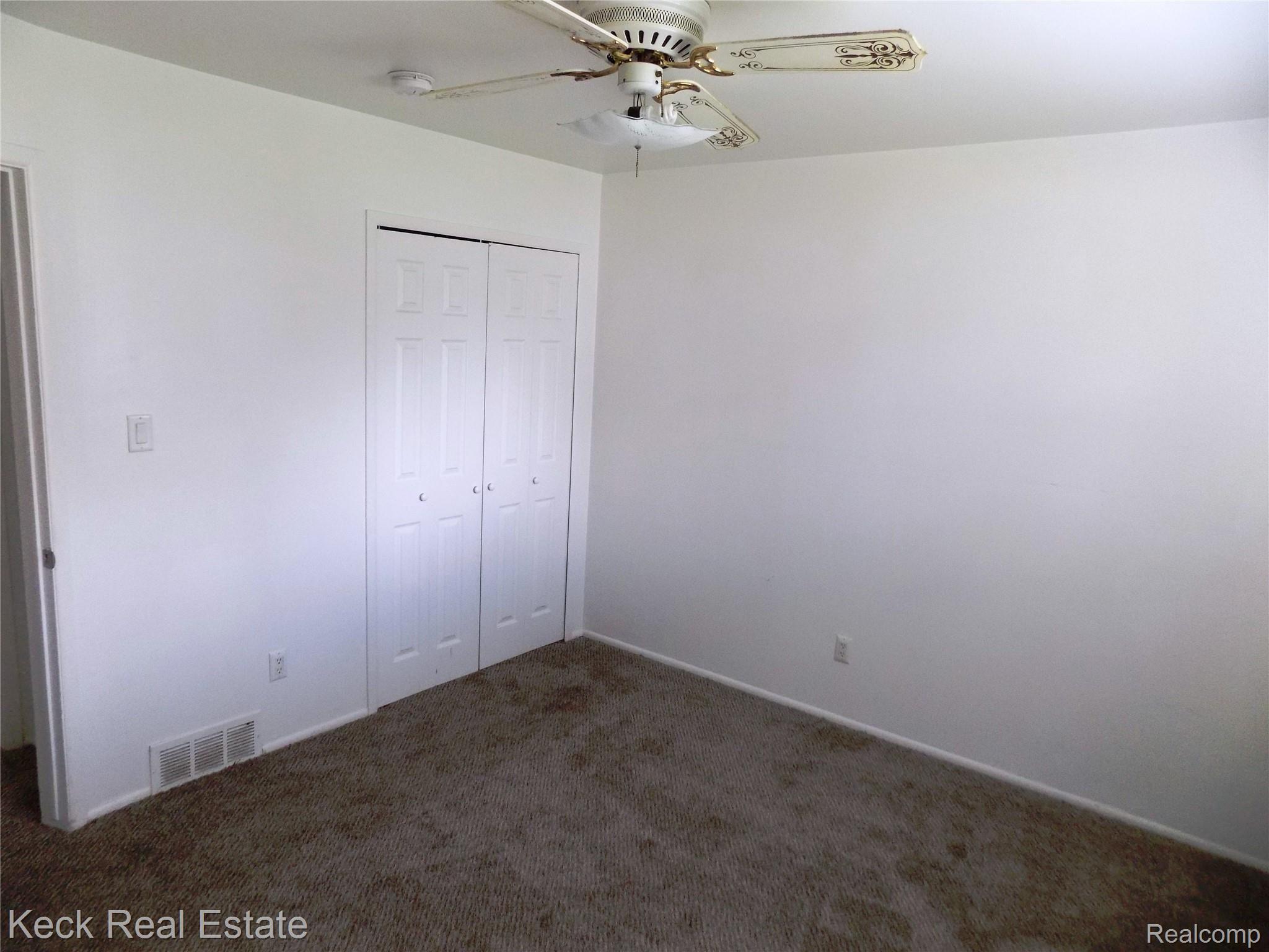 11248 Pardee Road Taylor, MI 48180 - Photo 18 of 30 DSCN0331.JPG