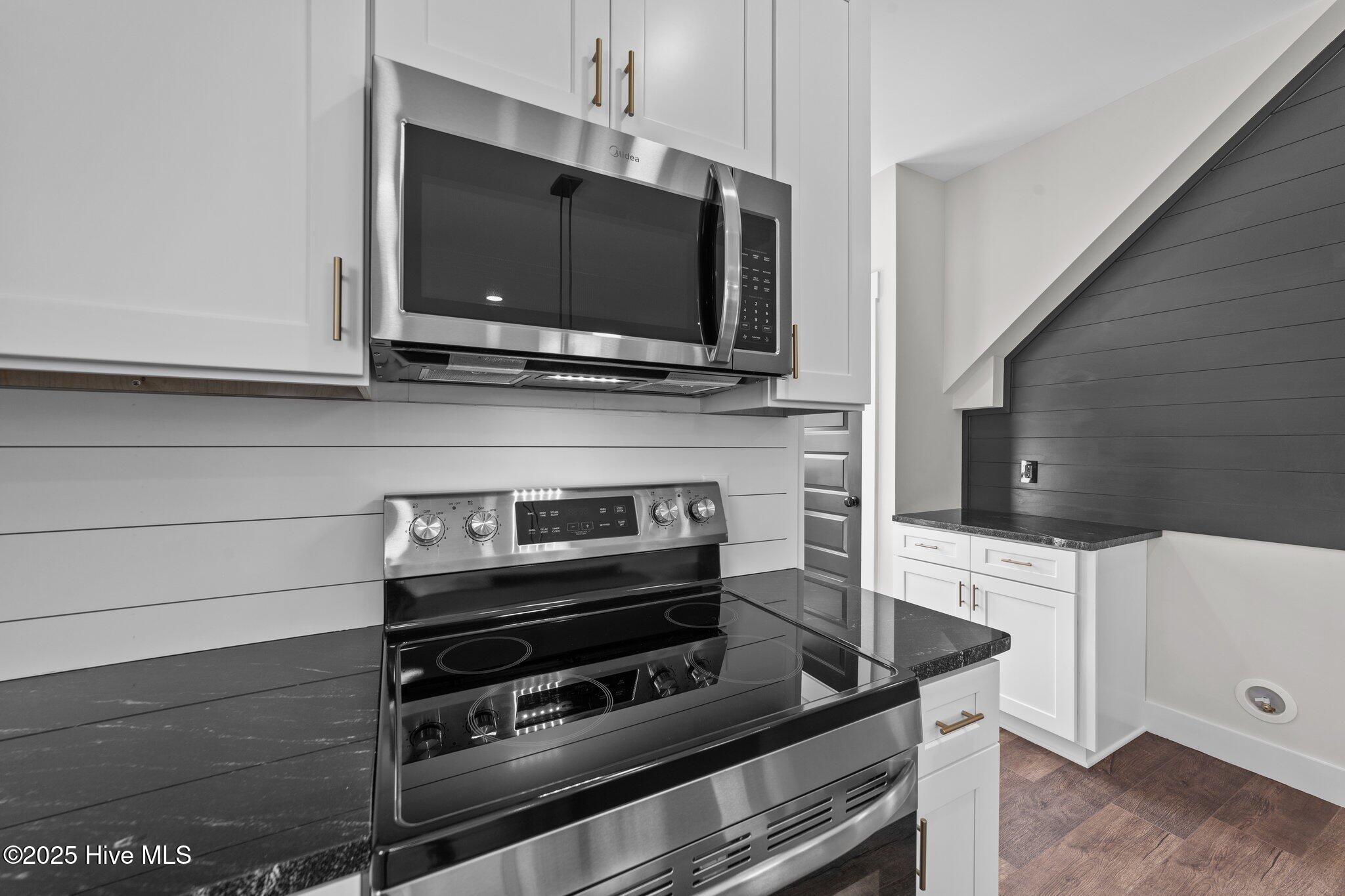 1019 Thompson Road Four Oaks, NC 27524 - Photo 14 of 38 27-web-or-mls-VB4A5763