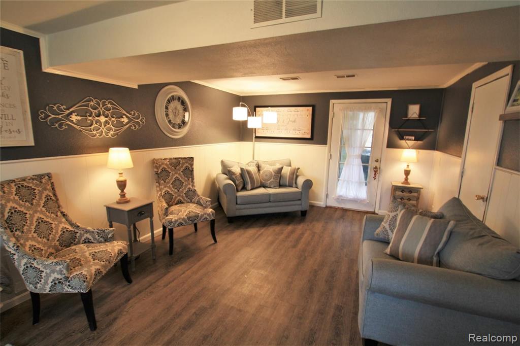 8951 South State Road Bancroft, MI 48414 - Photo 12 of 17