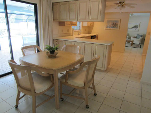 253 Puritan Road West Palm Beach, FL 33405 - Photo 12 of 43 KITCHEN EAT IN AREA
