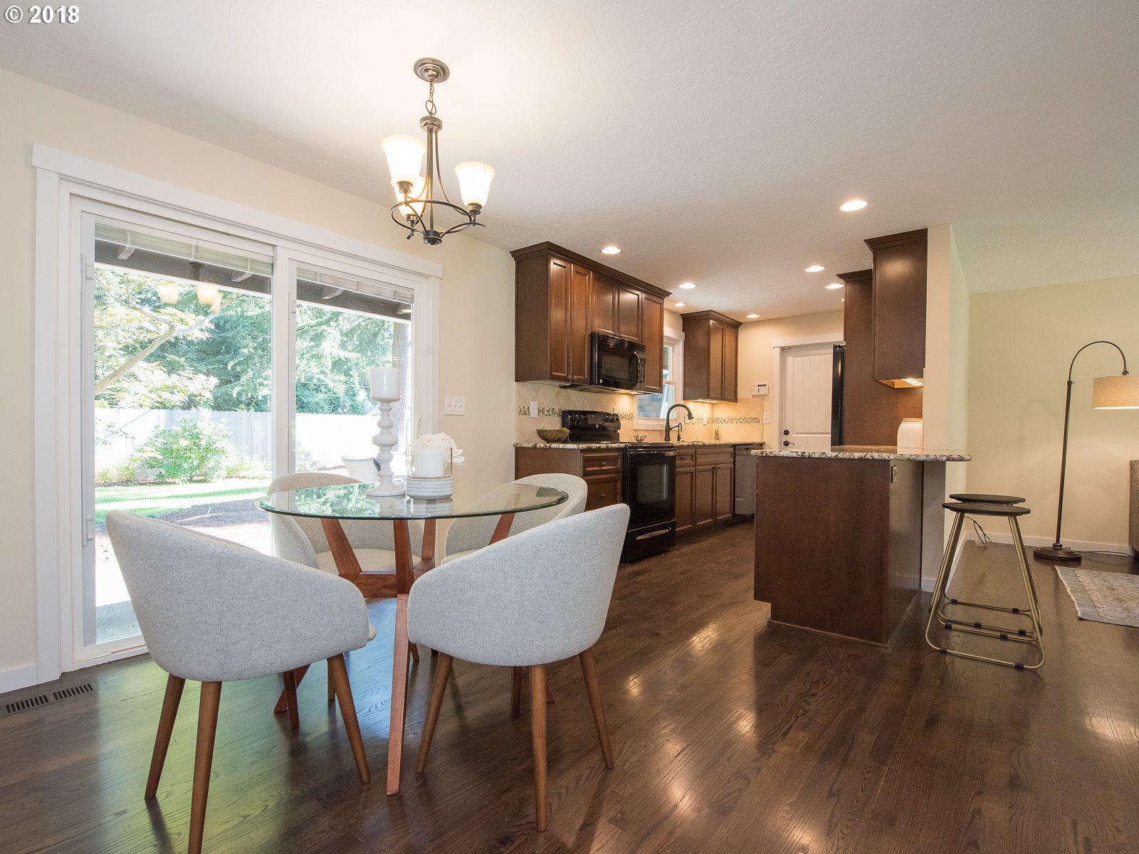 6137 Southwest Childs Road Lake Oswego, OR 97035 - Photo 5 of 30 Dining Area
