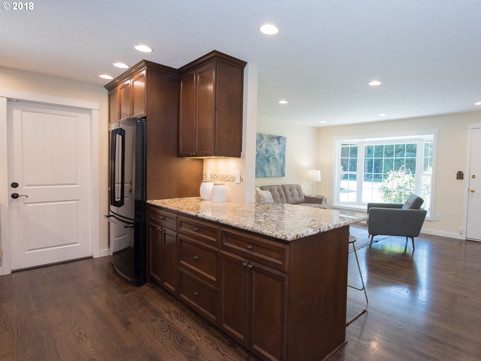 6137 Southwest Childs Road Lake Oswego, OR 97035 - Photo 6 of 30 Kitchen/Living Room