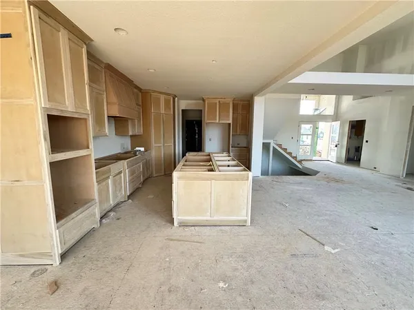 $1,102,550 | 11803 West 181st Terrace, Overland Park, KS 66013