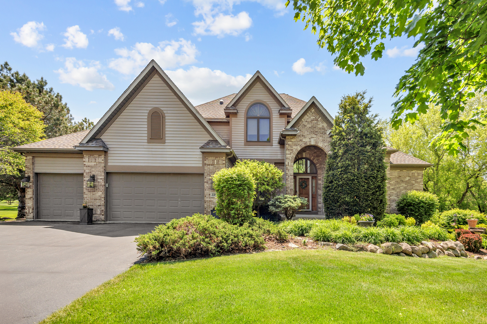 3302 Partridge Court Spring Grove, IL 60071 - Photo 2 of 43
