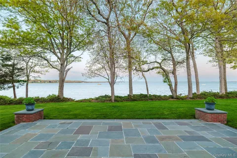 $10,250,000 | 5055 New Suffolk Road, New Suffolk, NY 11956