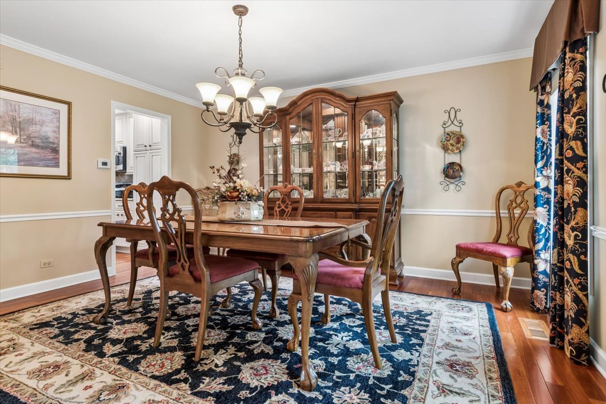 2237 Keim Road Naperville, IL 60565 - Photo 9 of 26 Gallery Image 9