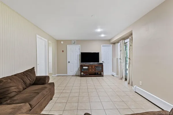 a picture of a wall with a white wall and a white wall