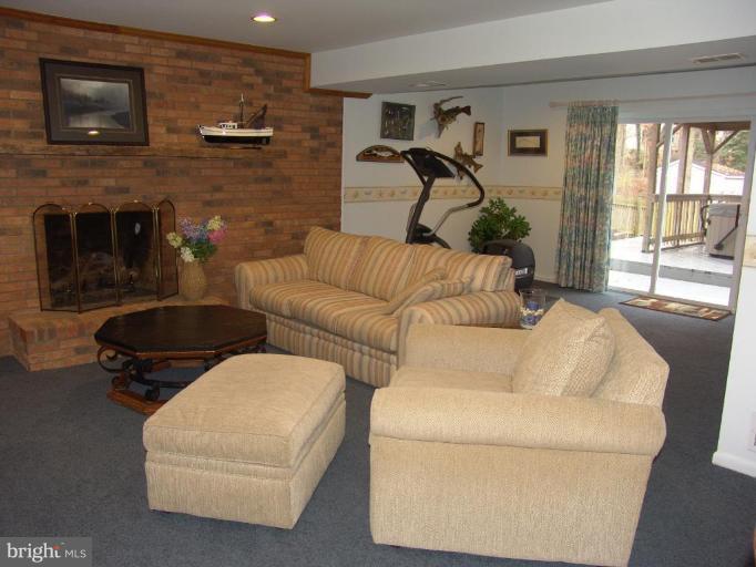 9836 Natick Road Burke, VA 22015 - Photo 12 of 30 Recreation Room