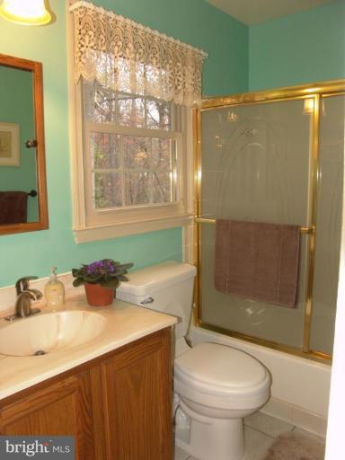 9836 Natick Road Burke, VA 22015 - Photo 22 of 30 Bath #3