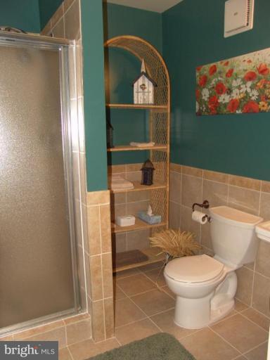 9836 Natick Road Burke, VA 22015 - Photo 23 of 30 Bath #1