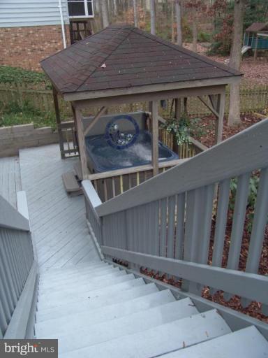 9836 Natick Road Burke, VA 22015 - Photo 26 of 30 Exterior #3