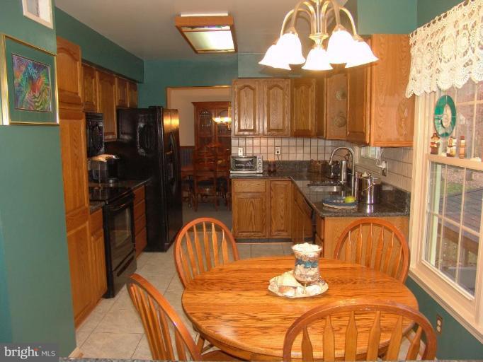 9836 Natick Road Burke, VA 22015 - Photo 9 of 30 Kitchen #2