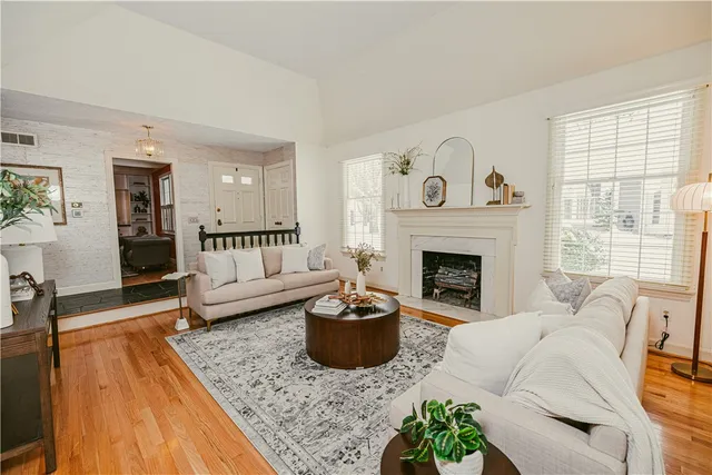 $385,000 | 5 Tobey Woods, Pittsford, NY 14534