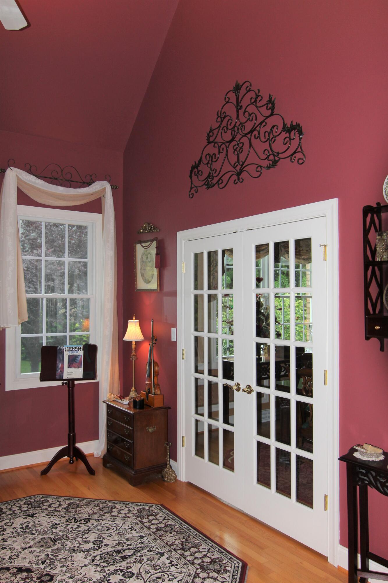 470 Calypso Road Moneta, VA 24121 - Photo 14 of 111 Parlor