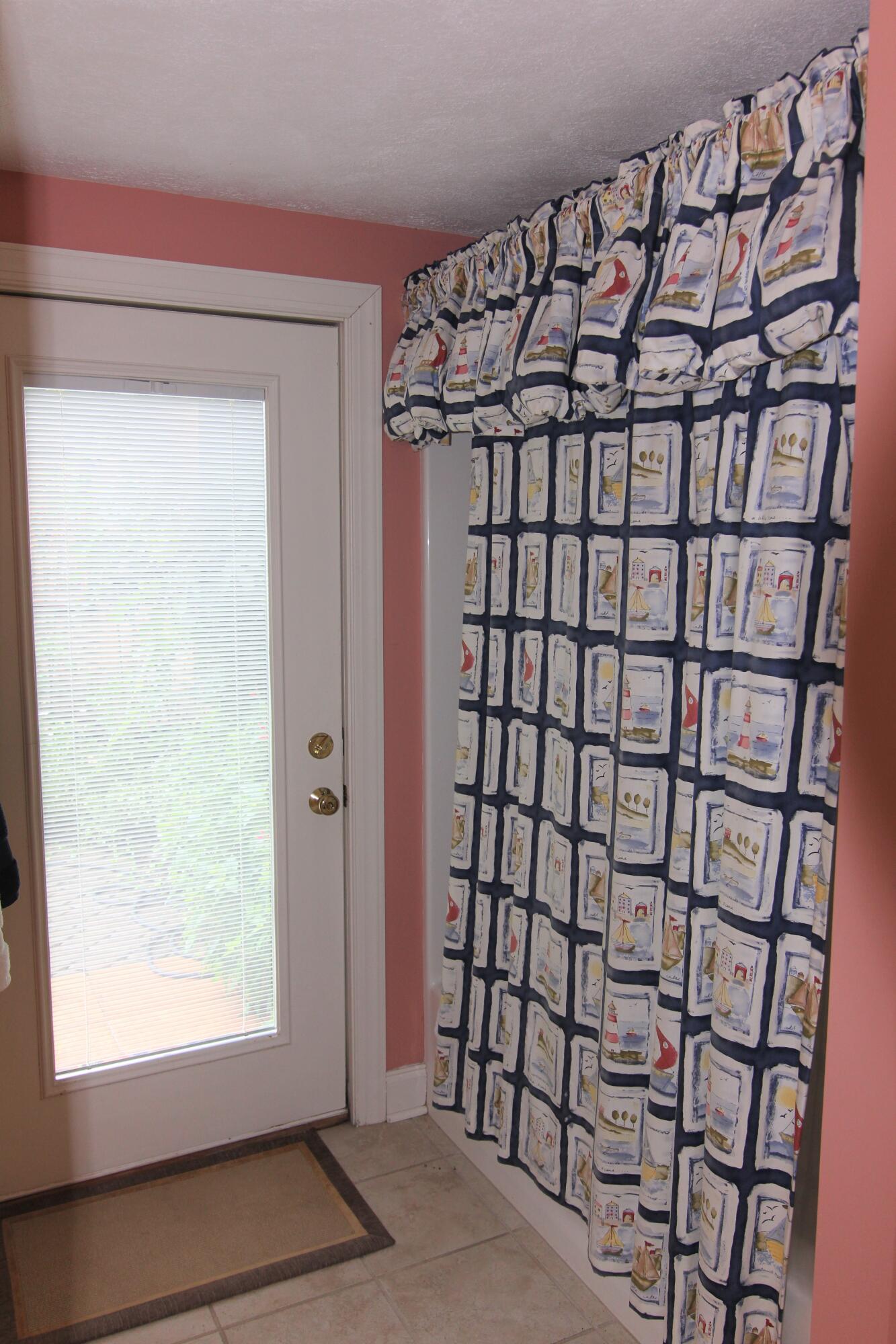 470 Calypso Road Moneta, VA 24121 - Photo 68 of 111 Lower Level Full Bathroom