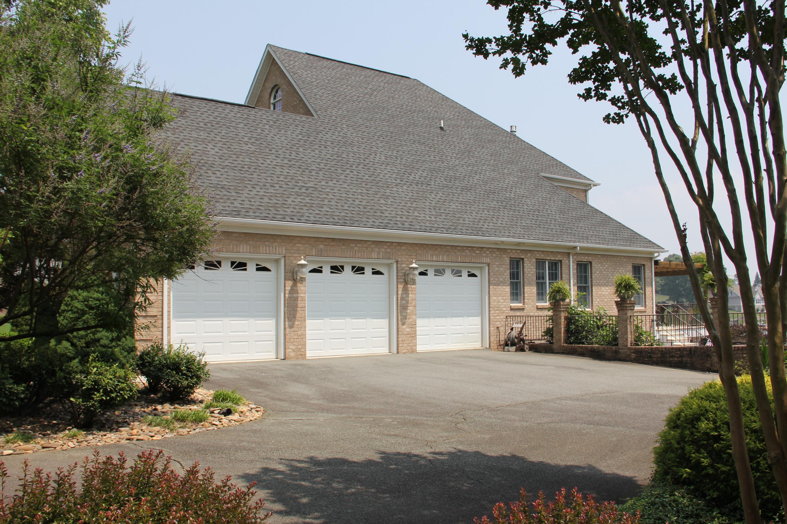 470 Calypso Road Moneta, VA 24121 - Photo 8 of 111 Side
