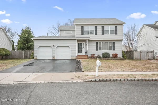 $709,000 | 51 Deborah Lane, Howell, NJ 07731
