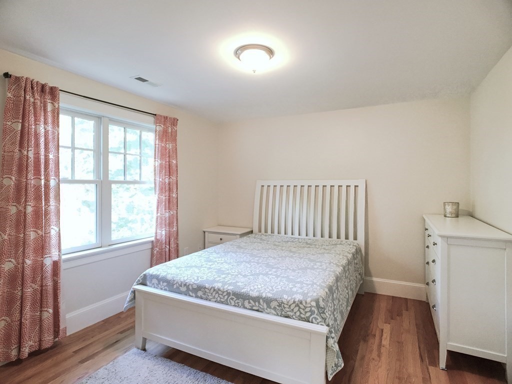 10 Larch Road, Unit 10 Wellesley, MA 02482 - Photo 18 of 26