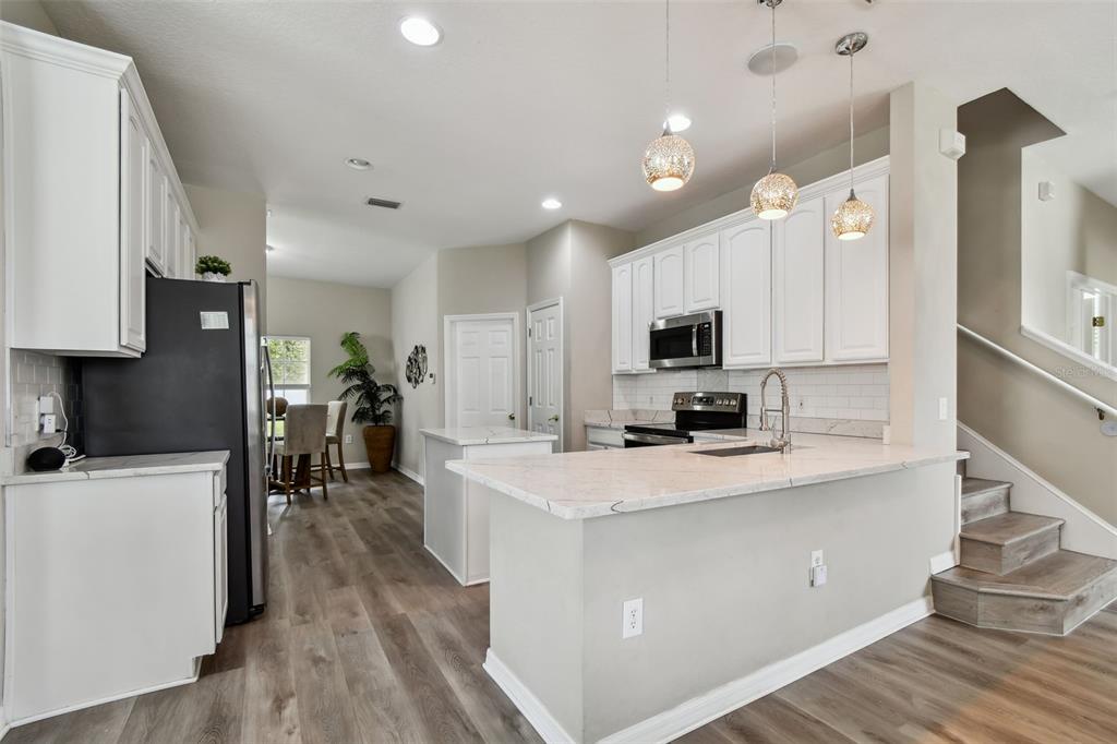 8821 North River Road Tampa, FL 33635 - Photo 14 of 61