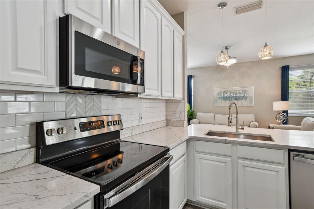 8821 North River Road Tampa, FL 33635 - Photo 16 of 61