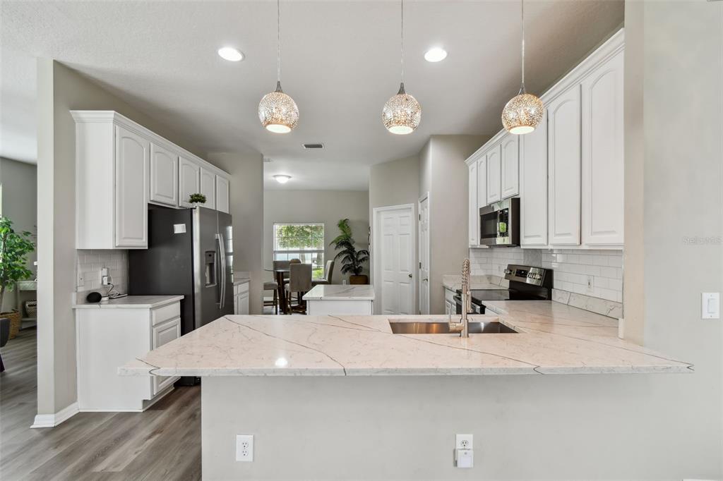 8821 North River Road Tampa, FL 33635 - Photo 3 of 63