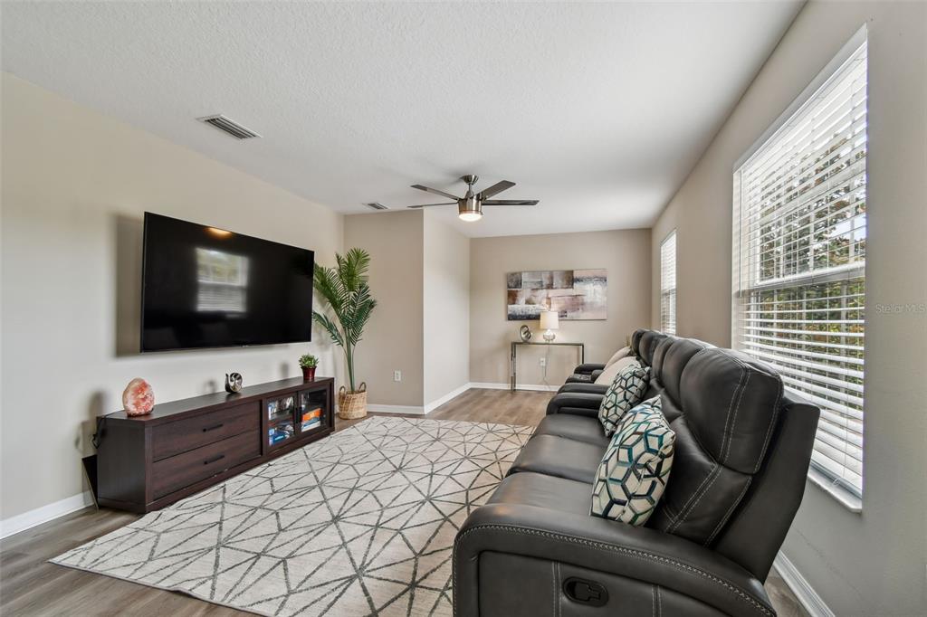 8821 North River Road Tampa, FL 33635 - Photo 32 of 61