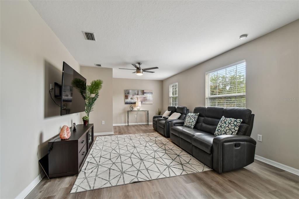 8821 North River Road Tampa, FL 33635 - Photo 33 of 61