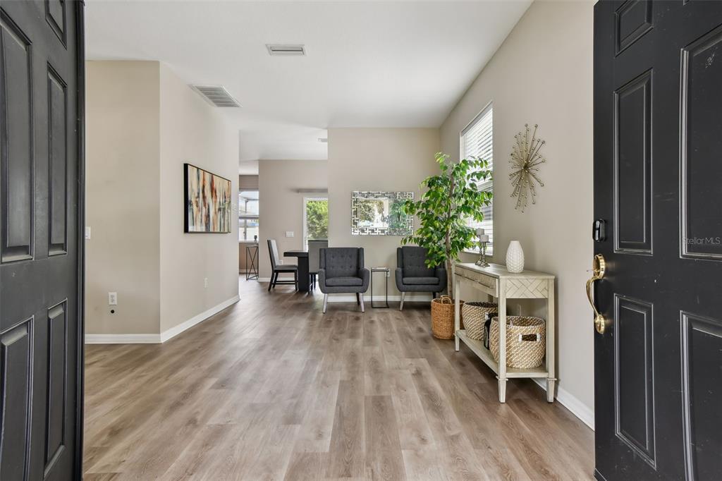 8821 North River Road Tampa, FL 33635 - Photo 6 of 63