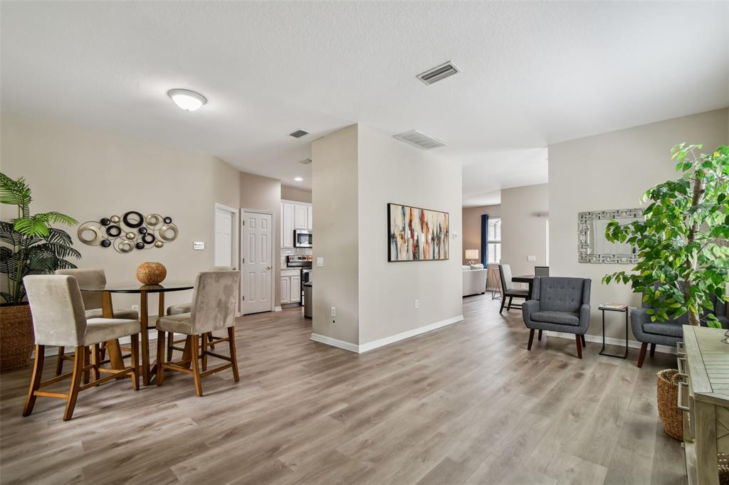 8821 North River Road Tampa, FL 33635 - Photo 7 of 61